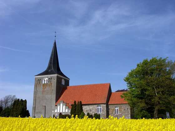 Landet kirke