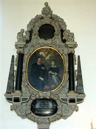 Hans Olufsen 1670 Hans Olufsen kgl. k�kkenskriver d. 1670 Ejer af Lellinge Gaard. Hustru Inger Hansdatter. Indskrift opsat i 1891. 1670-79...