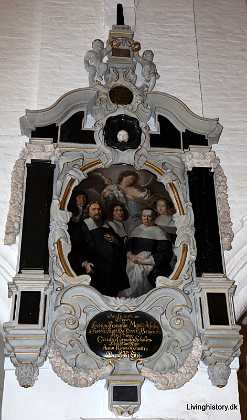 Christen Caspersen Sch�ller og Anna Rasmusdatter ca. 1660 Christen Caspersen Sch�ller borgmester i K�ge f. 1609 i Trondhjem d. 1677 og hustru Anna Rasmusdatter f. 1604 samt b�rn...