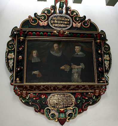 Jens Mortensen Jens Mortensen f. 1619 d. 1695, Karen Christiansdatter 1631 d. 1698 og deres to b�rn. Viborg stift 1670-79