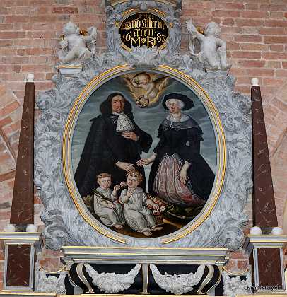 Mads Lavridss�n og Kirsten Jacobsdatter 1683 Borgmester Mads Lavridss�n f. 1636 d. 1697,med hustru Kirsten Jacobsdatter f. 1641 d. 1698 og deres b�rn, Laurids og...