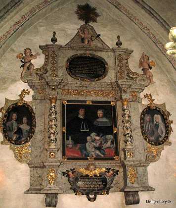 Pehr Carlsson Gran Epitafium k�bmand Pehr Carlsson Gran f. 1639, d. 22. Jan. 1674 og hustru Anne Lavesdatter Skoug, f. 1647 d. 7. okt....