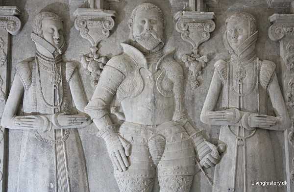 Berte Friis, Eiler Brockenhuus og Anne Bille Eiler Brockenhuus til Damsbo, Nakkeblle og Hellerup, f. 1548, d. 1602. P venstre side, hustru Berte Henriksdatter...