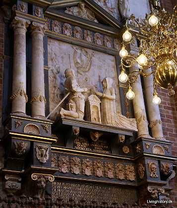 Oluff Mourits�n og Anne Hardenberg Oluff Mourits�n til Bollerup, Brentved og Clausholm, d�d 25. Juni 1573, og Fru Anne Hardenberg, d�d 1589. 1570-79...