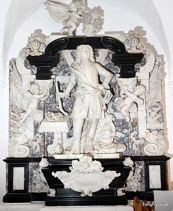 Gert Didrik Levetzau Gert Didrik LevetzauTil Tjele m.m. f. 1673 d. 1737 Gert var ugift Epitafium af Fr. Ehbisch 1730-39 Viborg stift.